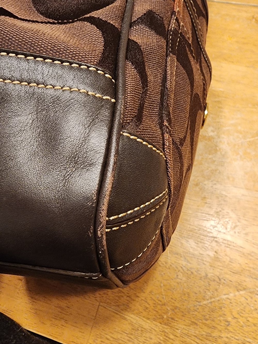 Coach shoulder bag is Signature Ergo Hobo model - Picture 11 of 16